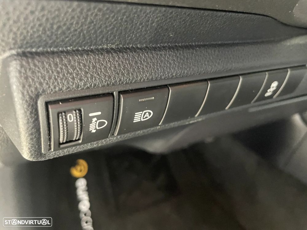 Toyota Corolla 1.8 Hybrid Exclusive - 13