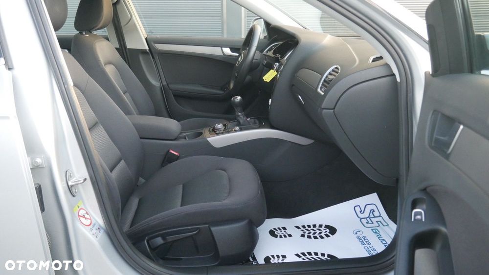 Audi A4 Limousine - 13