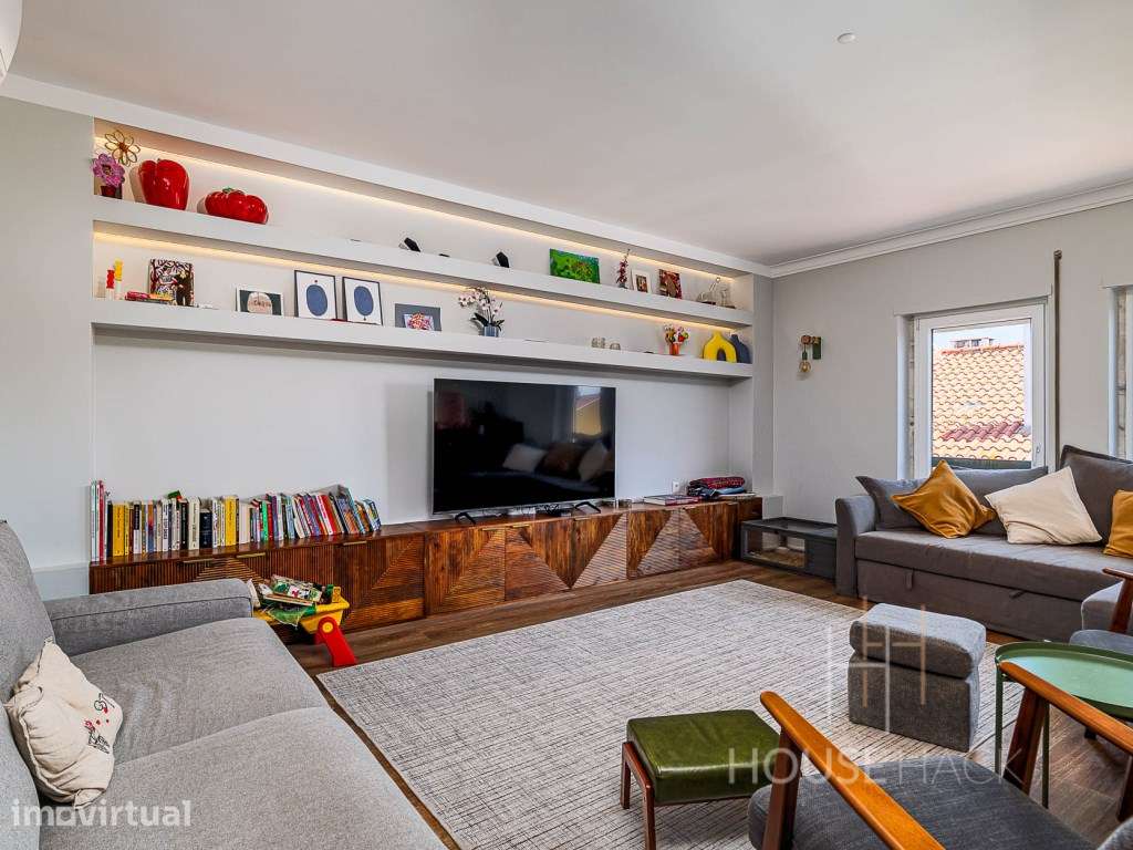 T2+2 Duplex Renovado com parqueamento e arrecadação - Grande imagem: 2/40