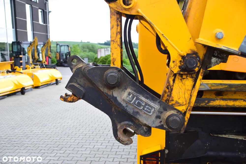 JCB 3CX Sitemaster PLUS - 12