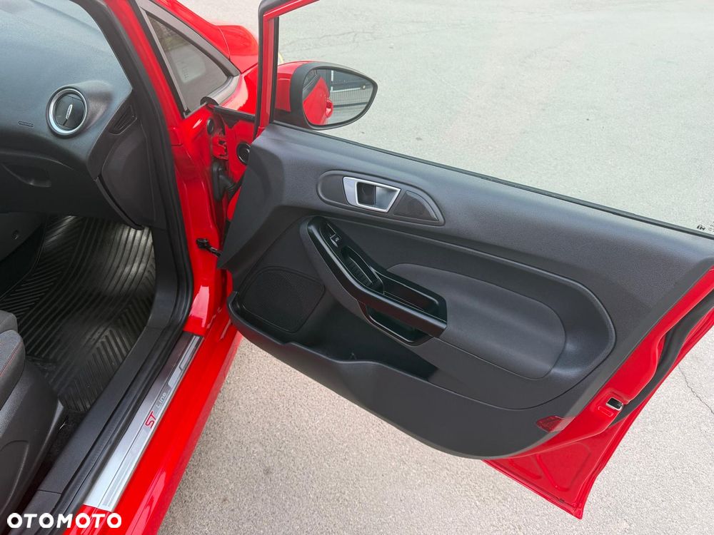 Ford Fiesta 1.0 EcoBoost S&S ST-LINE - 11
