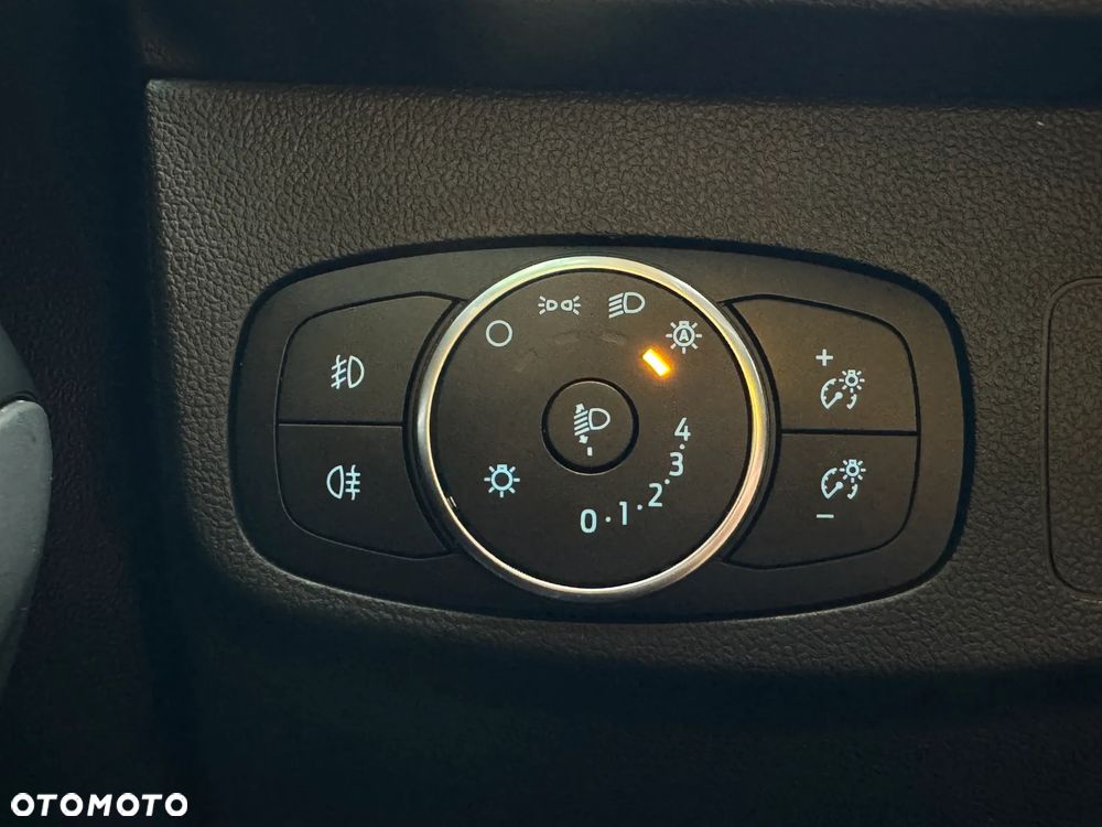 Ford Focus 1.5 EcoBlue Connected - 24
