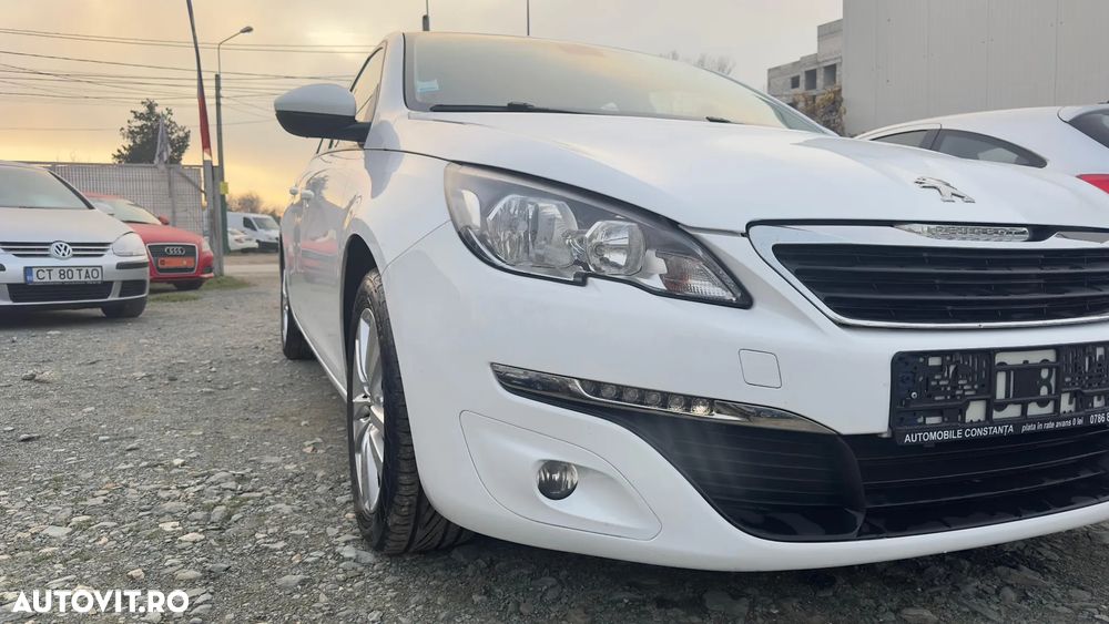 Peugeot 308 - 8
