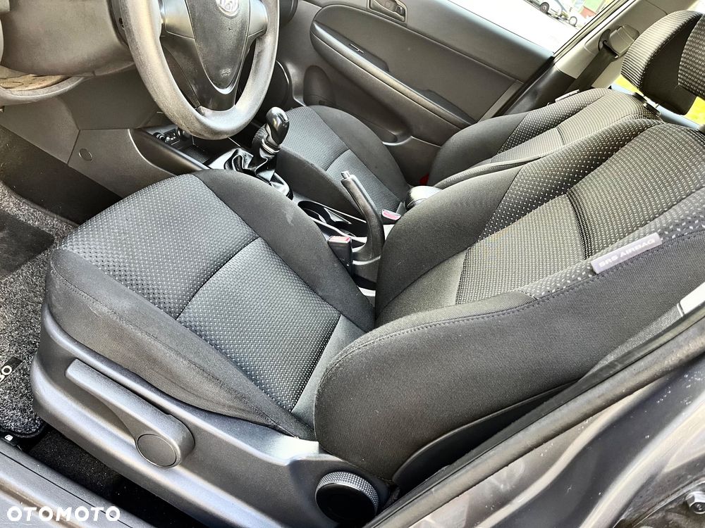 Hyundai i30 1.4 FIFA WM Edition - 16