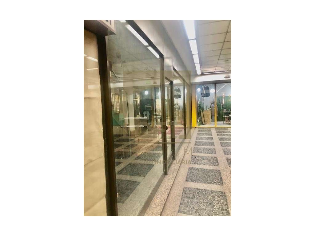 Loja no Centro de Guimarães - Grande imagem: 3/8