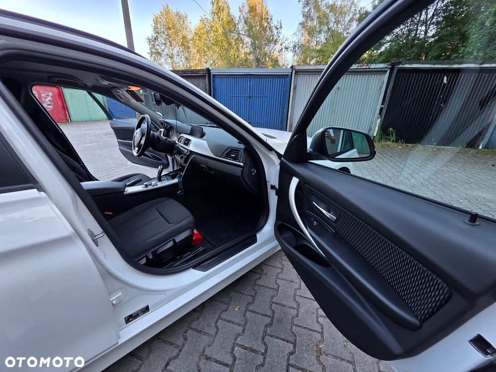 BMW Seria 3 318i Advantage - 16