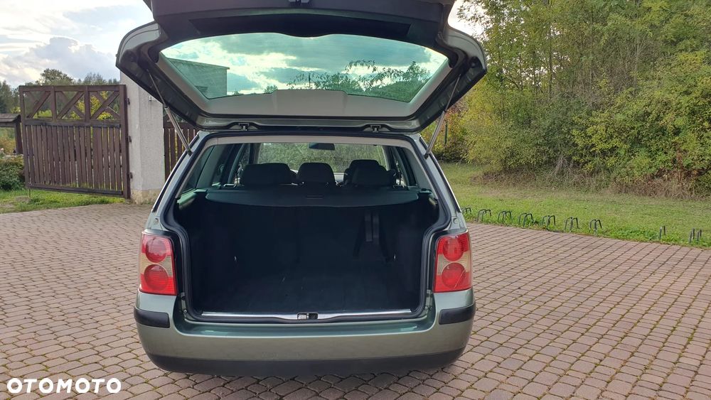 Volkswagen Passat 1.6 Comfortline - 18