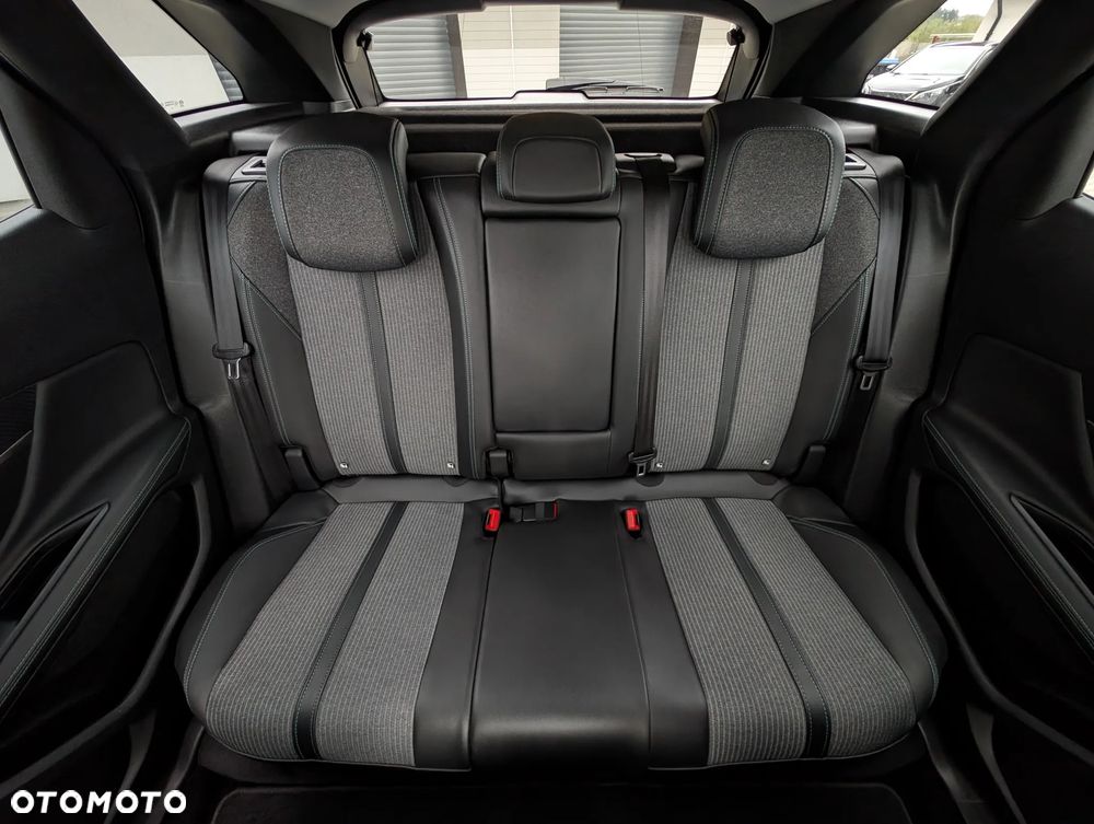 Peugeot 3008 1.2 PureTech GPF Allure S&S EAT8 - 39