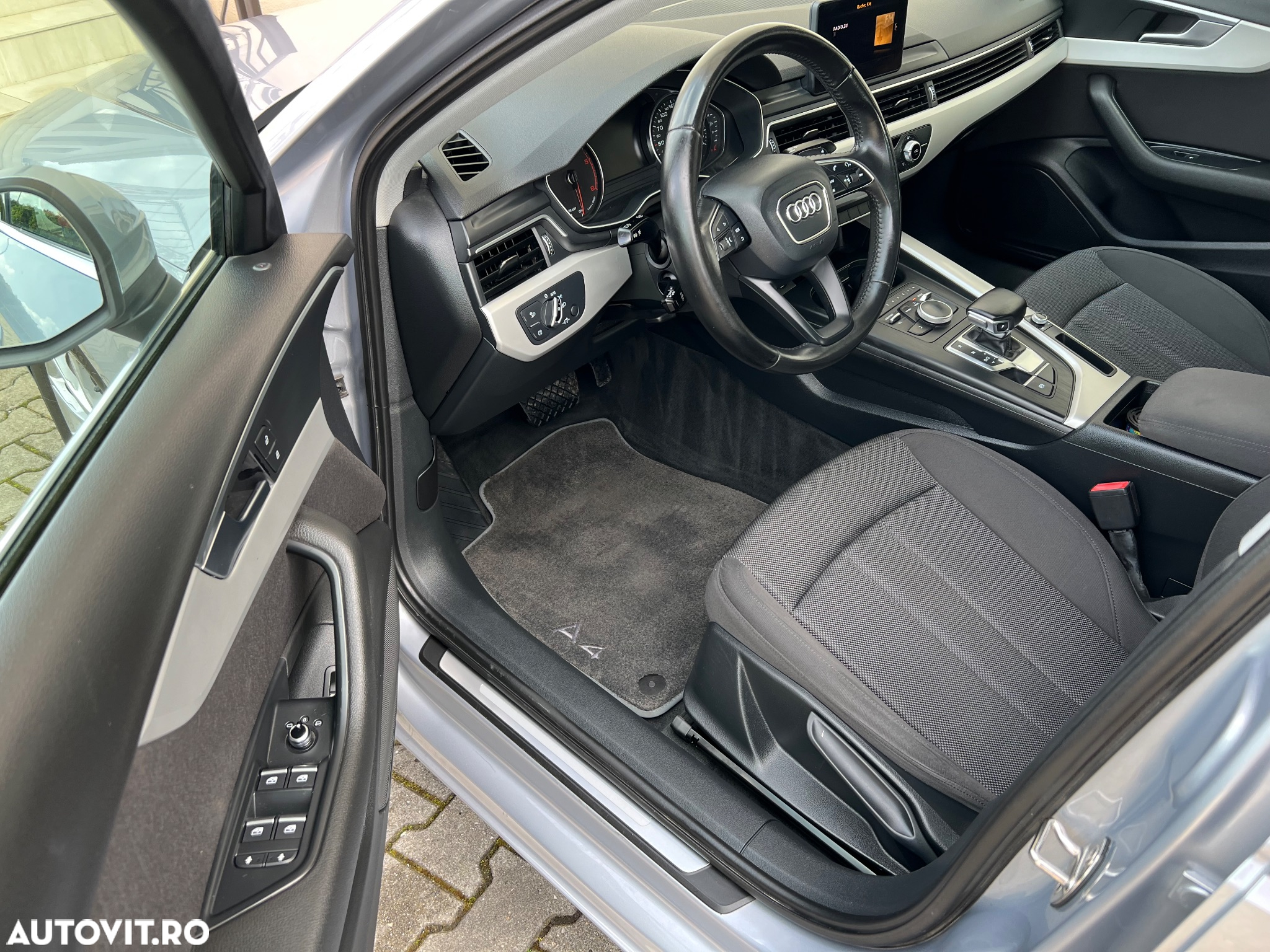 Audi A4 2.0 TDI DPF multitronic Ambiente - 11