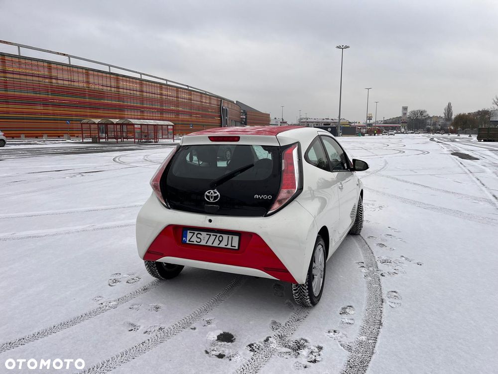 Toyota Aygo x-clusiv - 3