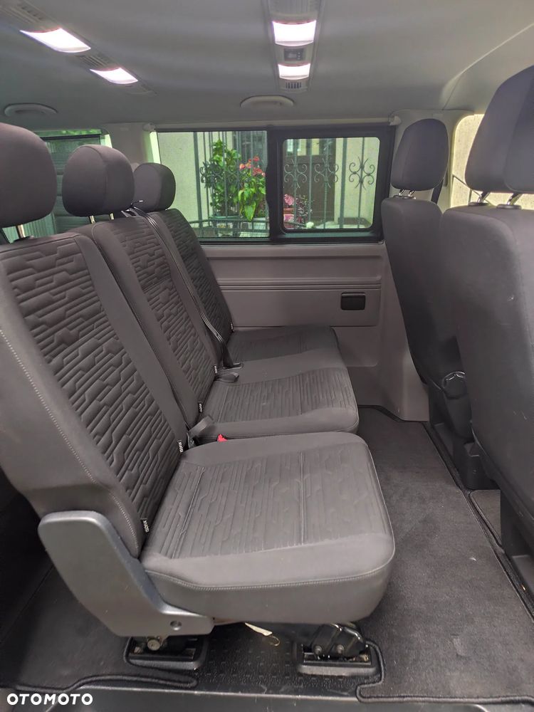 Volkswagen Caravelle - 16