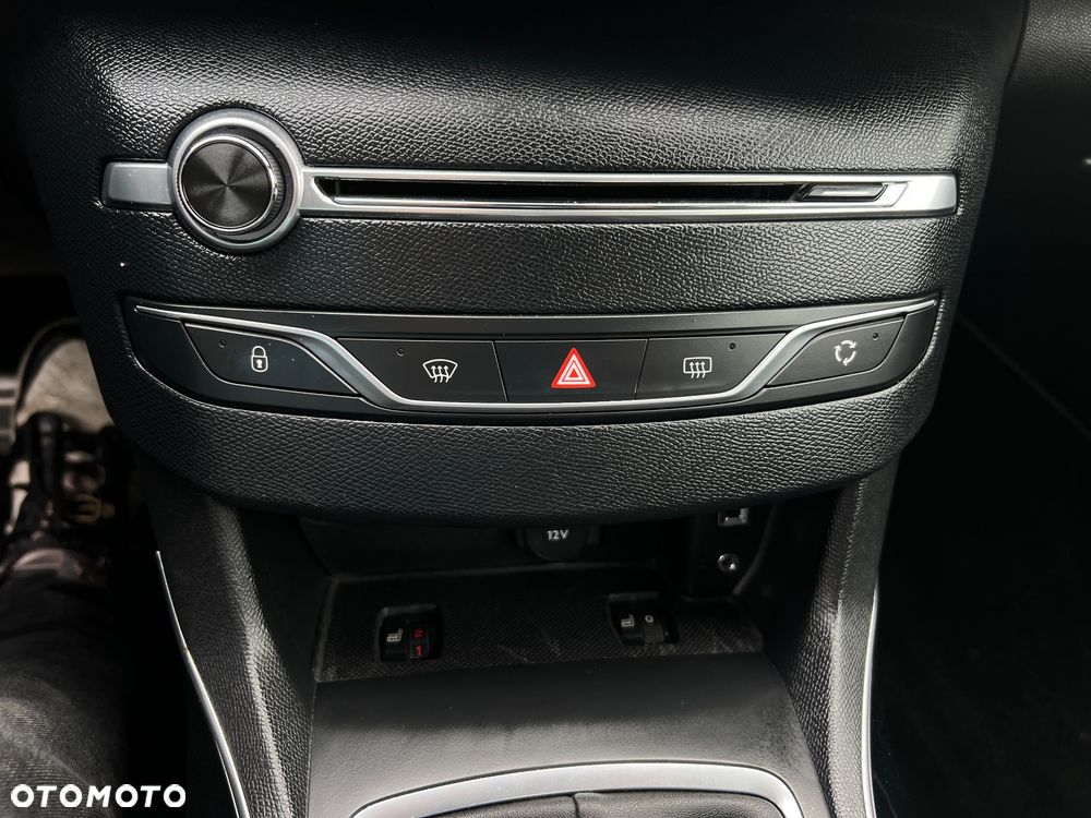 Peugeot 308 BlueHDi 180 EAT6 GT - 26