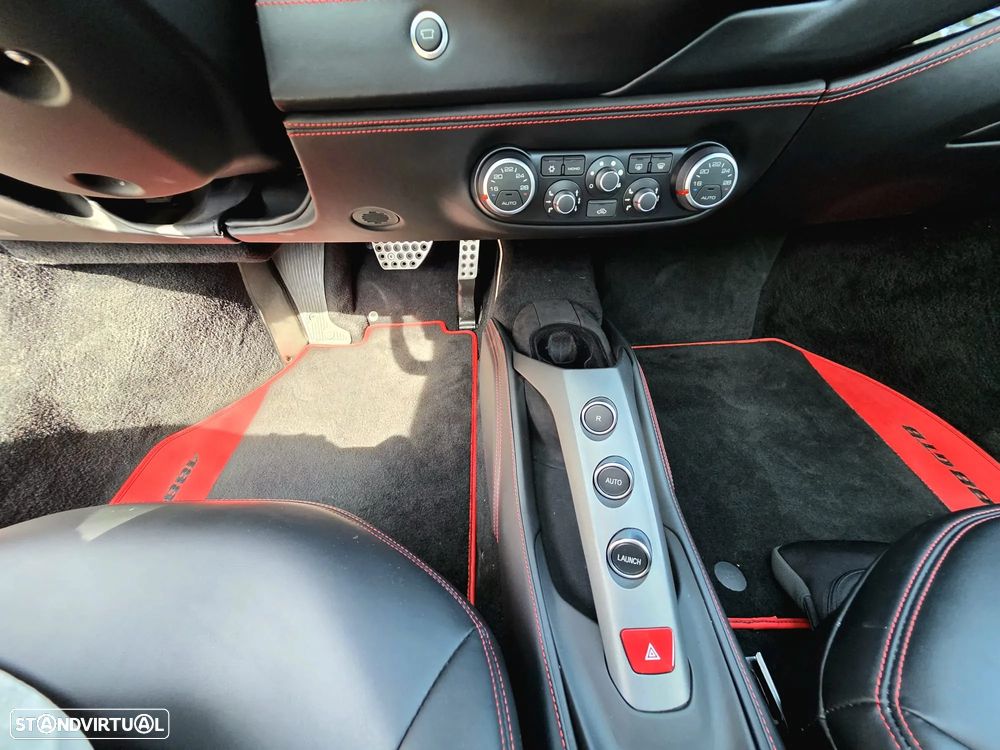 Ferrari 488 - 11