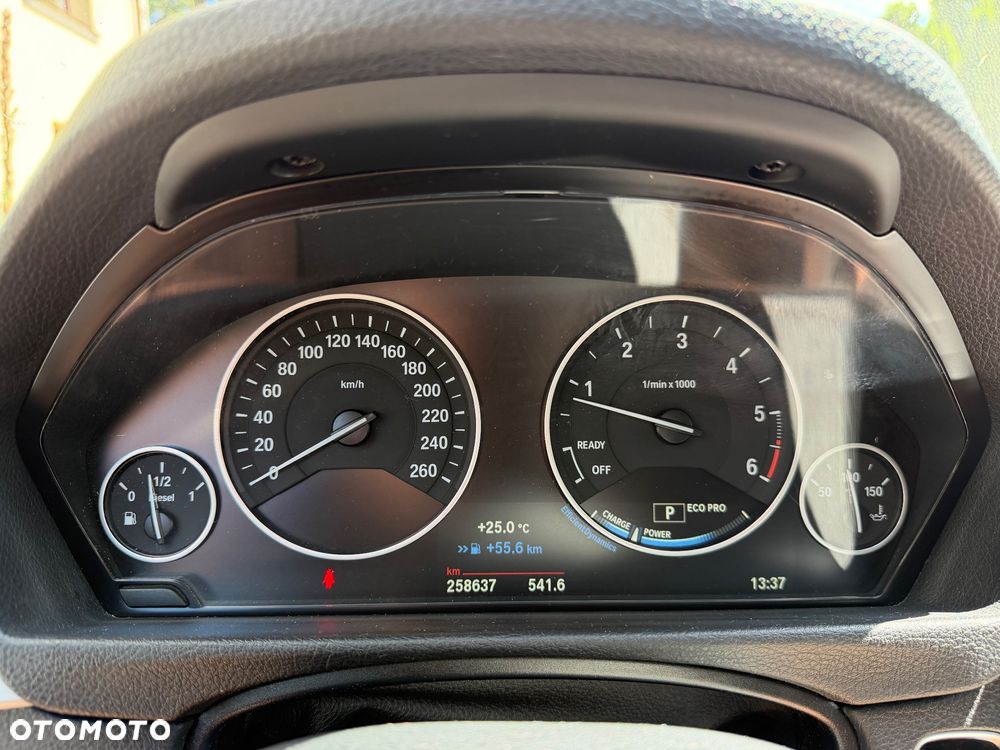 BMW Seria 3 320d Efficient Dynamics Edition Sport Line - 32