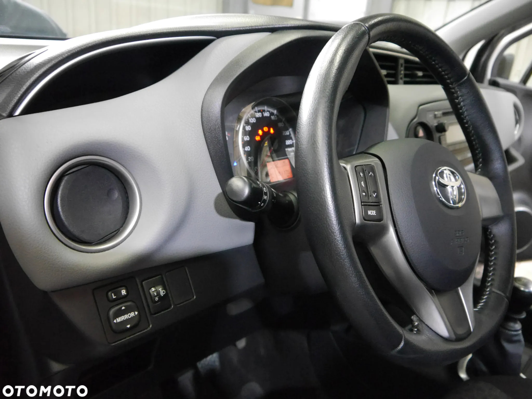 Toyota Yaris 1.33 Active - 21