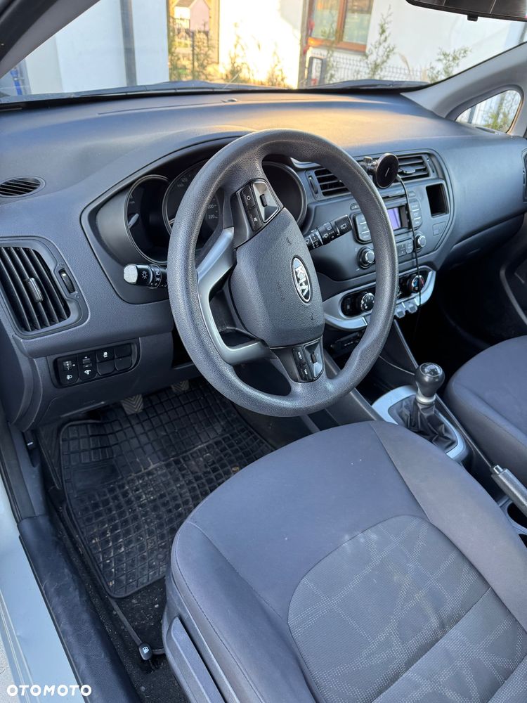 Kia Rio - 6