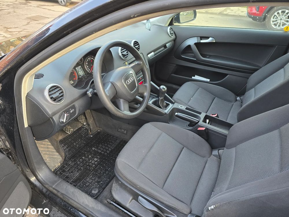 Audi A3 3-drzwiowe 1.6 Ambiente - 14