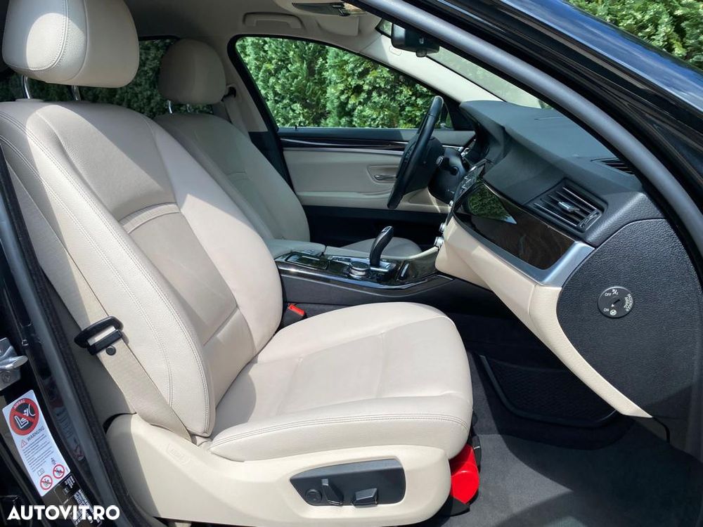 BMW Seria 5 525d xDrive - 17