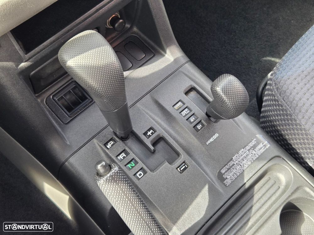 Mitsubishi Pajero 3.2 DI-D Auto Liberty - 25