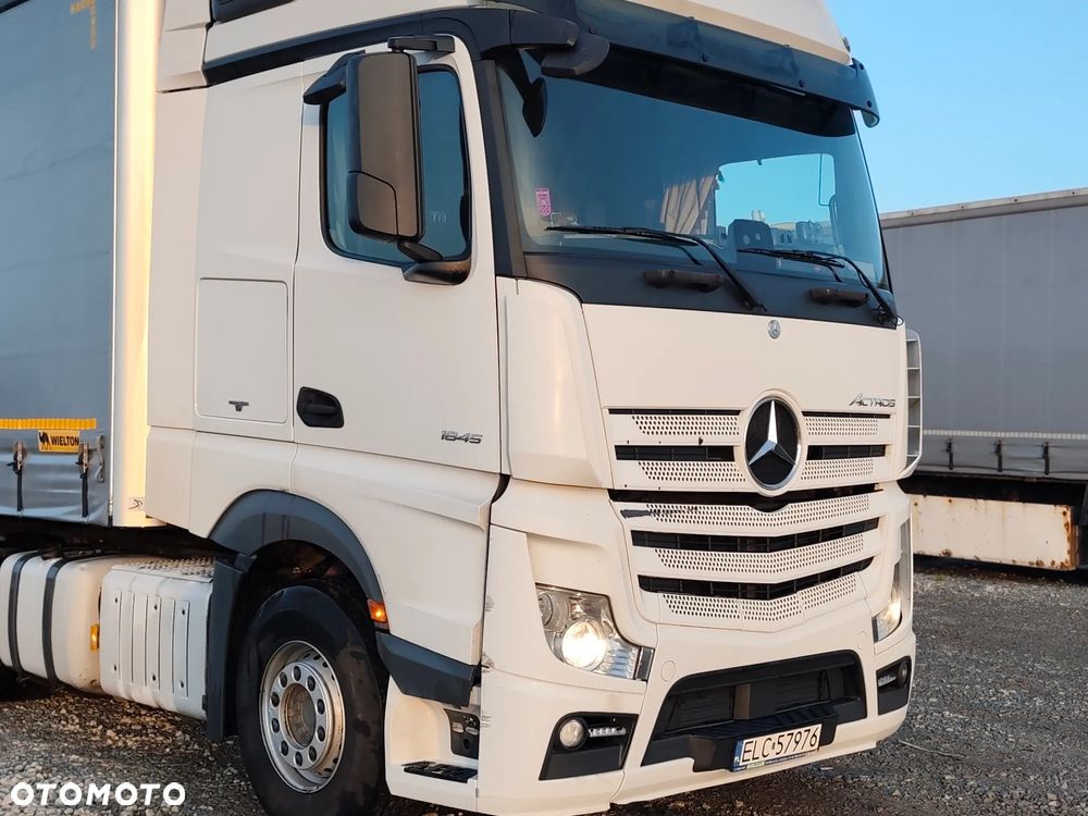 Mercedes-Benz Stream Space Standard - 16