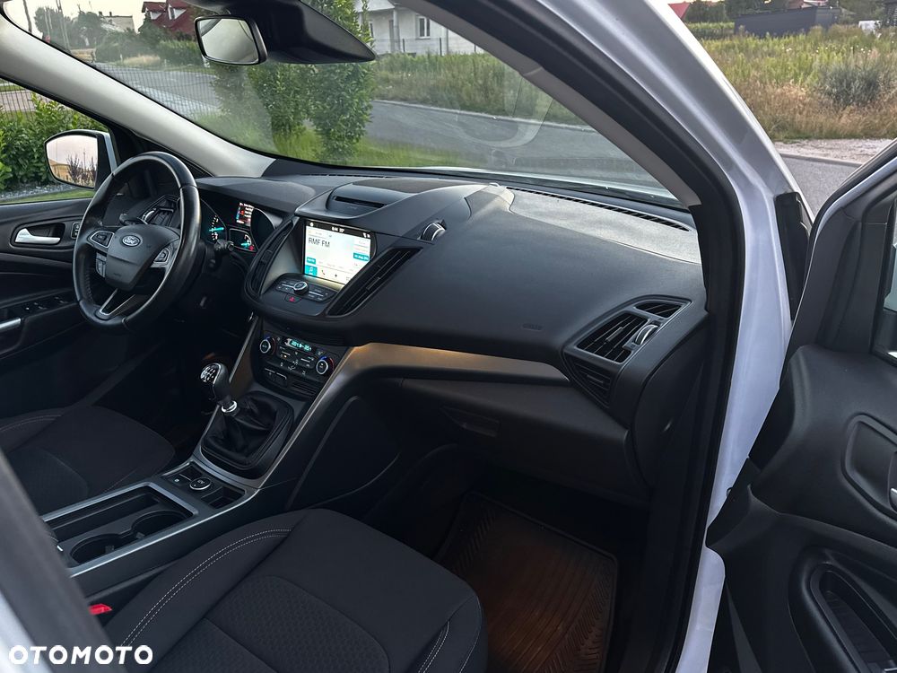 Ford Kuga - 21