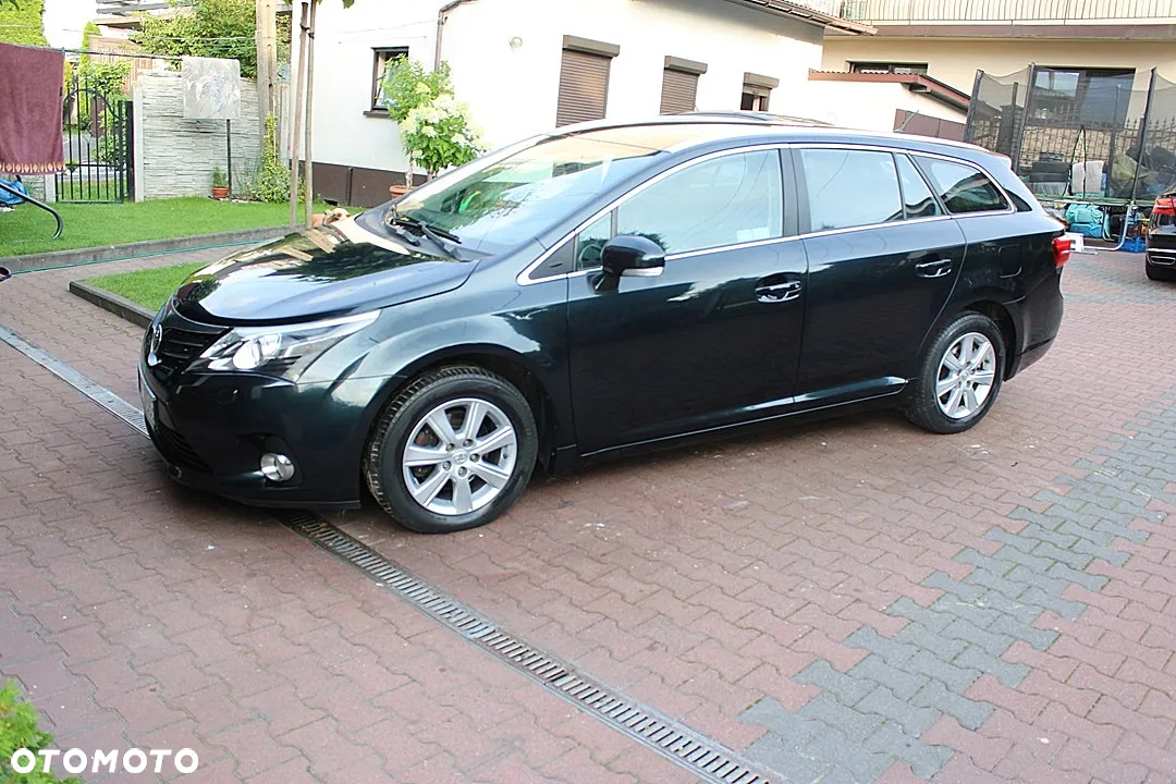 Toyota Avensis 2.0 D-4D Premium - 9