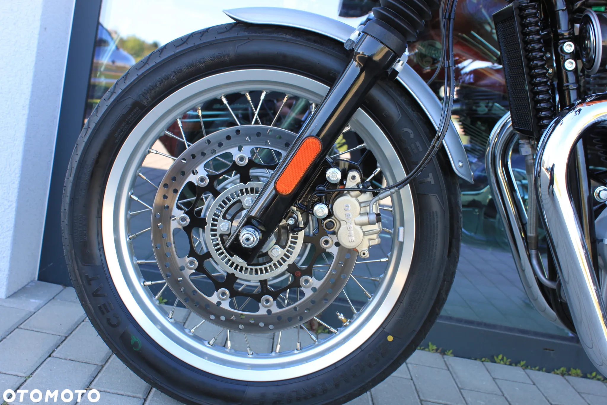 Royal Enfield Interceptor - 24
