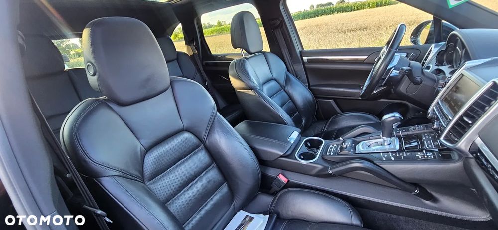Porsche Cayenne - 30