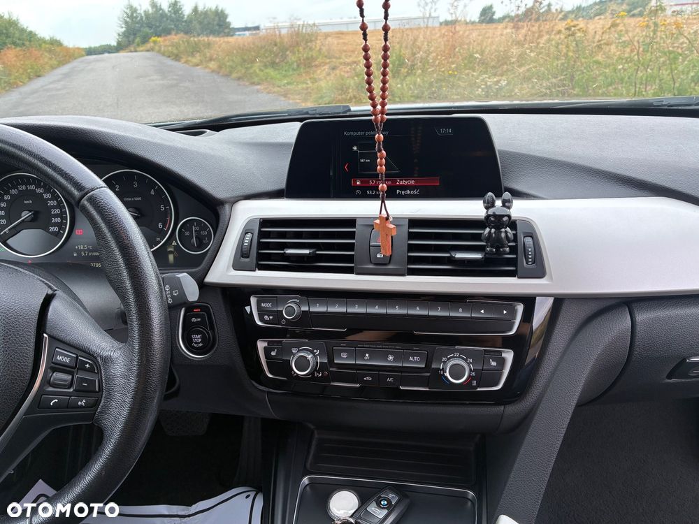 BMW Seria 3 320d Luxury Line - 13