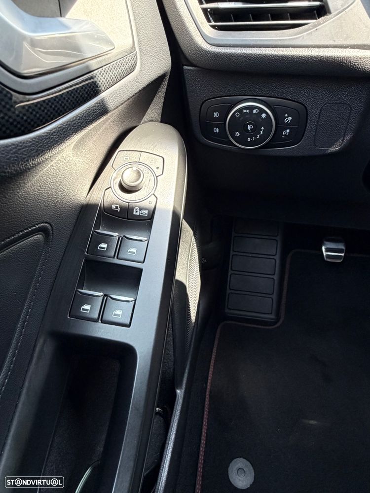 Ford Focus - 11