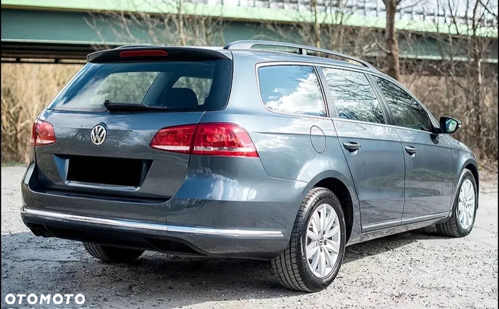 Volkswagen Passat 2.0 TDI DPF Comfortline - 22
