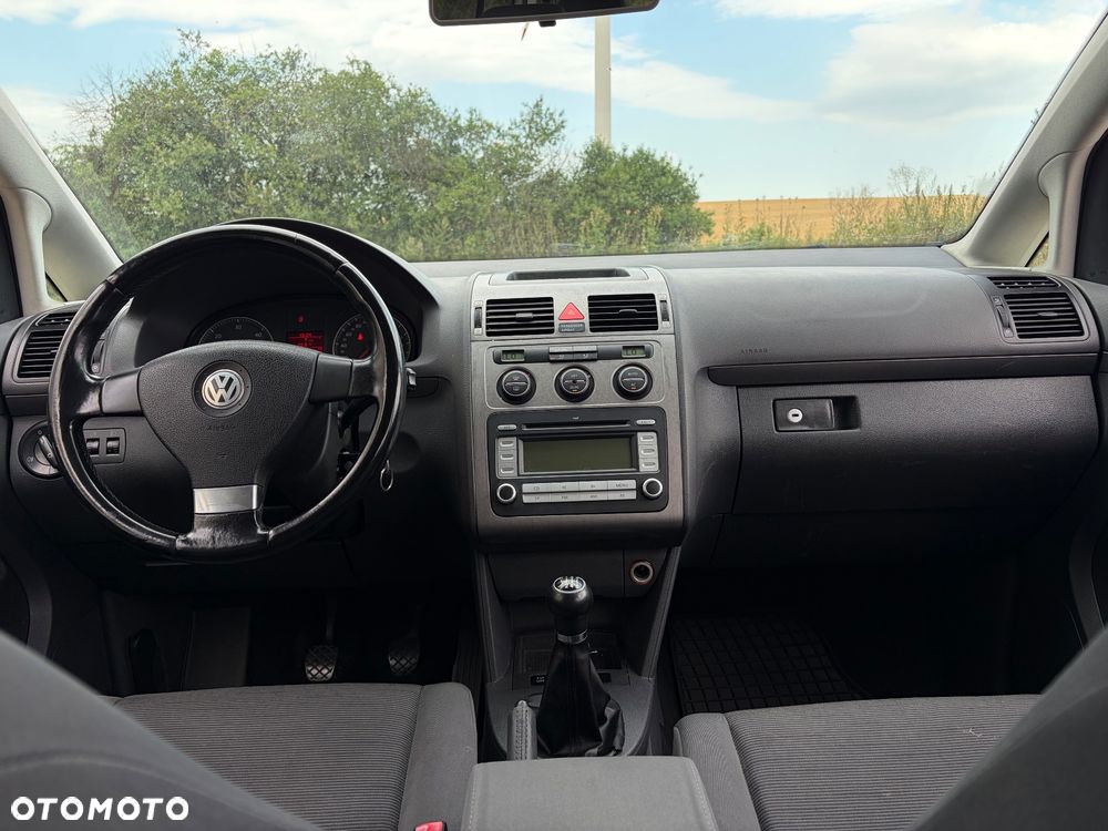 Volkswagen Touran - 7