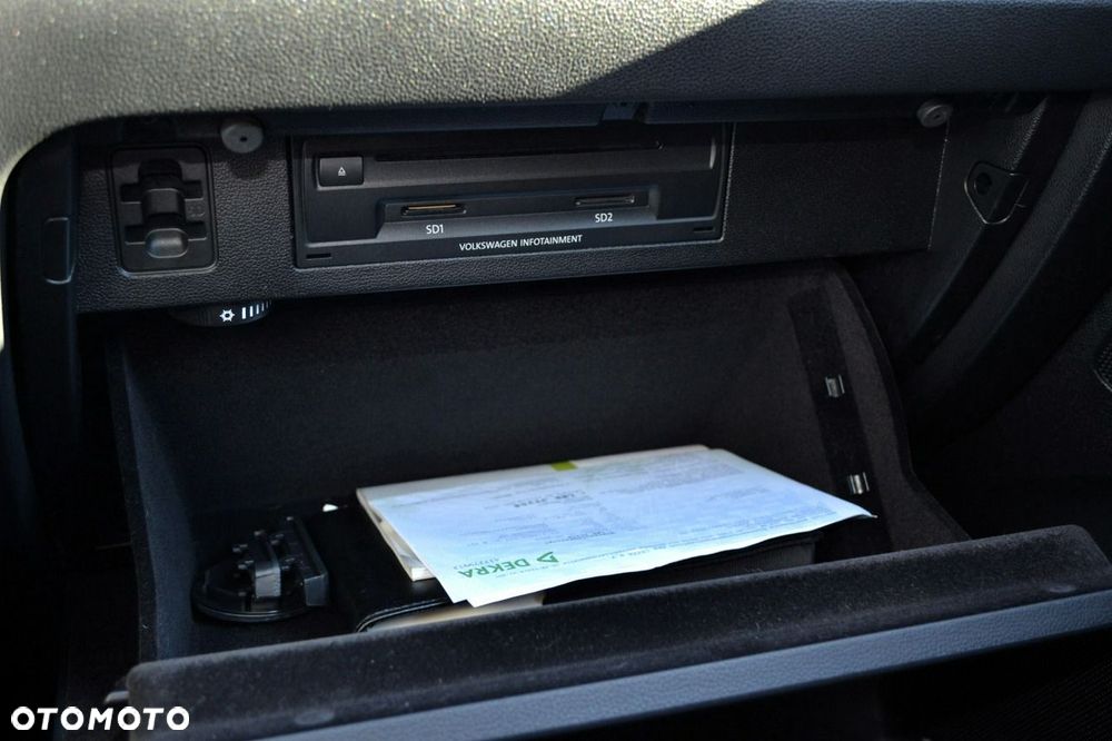 Volkswagen Passat - 24