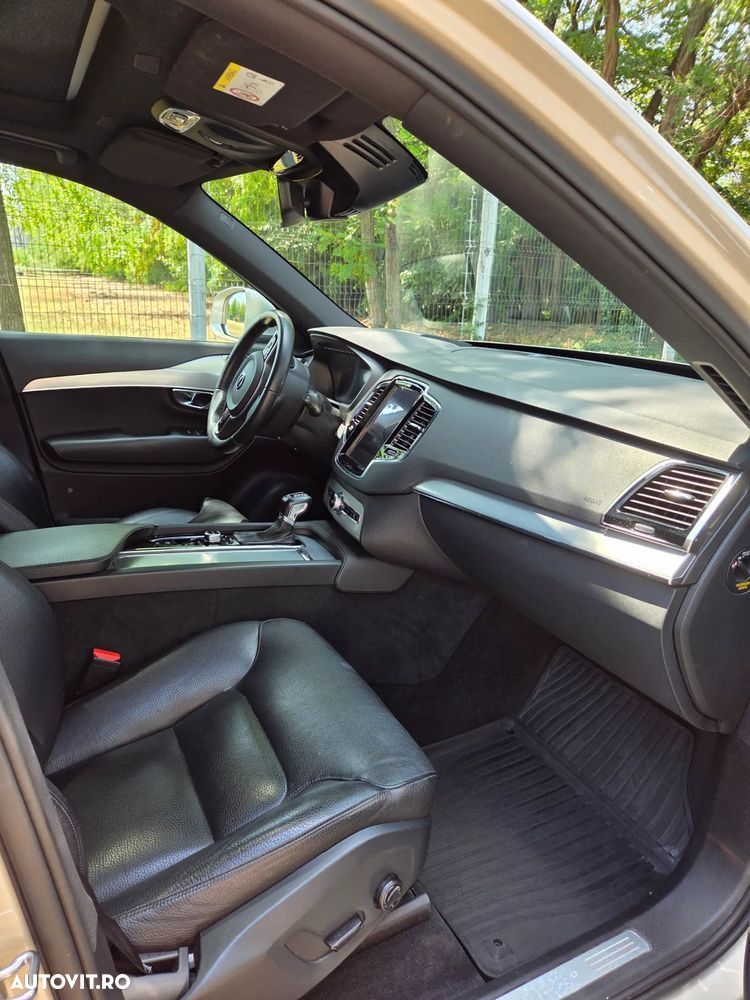 Volvo XC 90 D5 AWD Momentum - 10