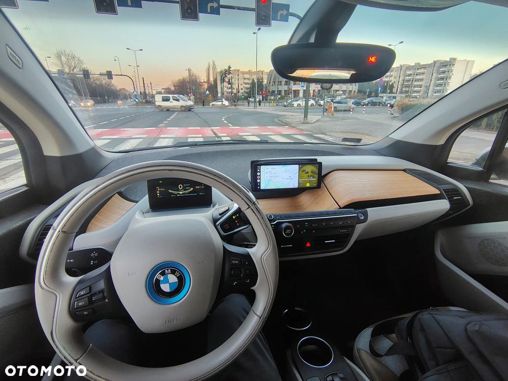 BMW i3 (Range Extender) - 11