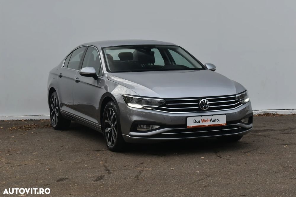 Volkswagen Passat 1.5 TSI ACT DSG Comfortline - 2