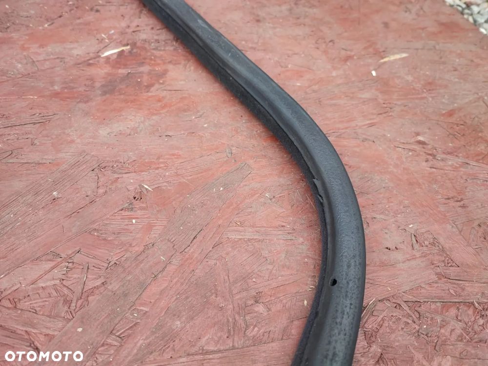 BMW E36 ORYGINALNA USZCZELKA LEWA / PRAWA DRZWI WERSJI CABRIO + USZCZELKA DACHU W DOBRYM STANIE. O NR: 8 176 273 / 8 176 274 / 8 135 273 OEM. BARDZO DOBRY STAN. - 10