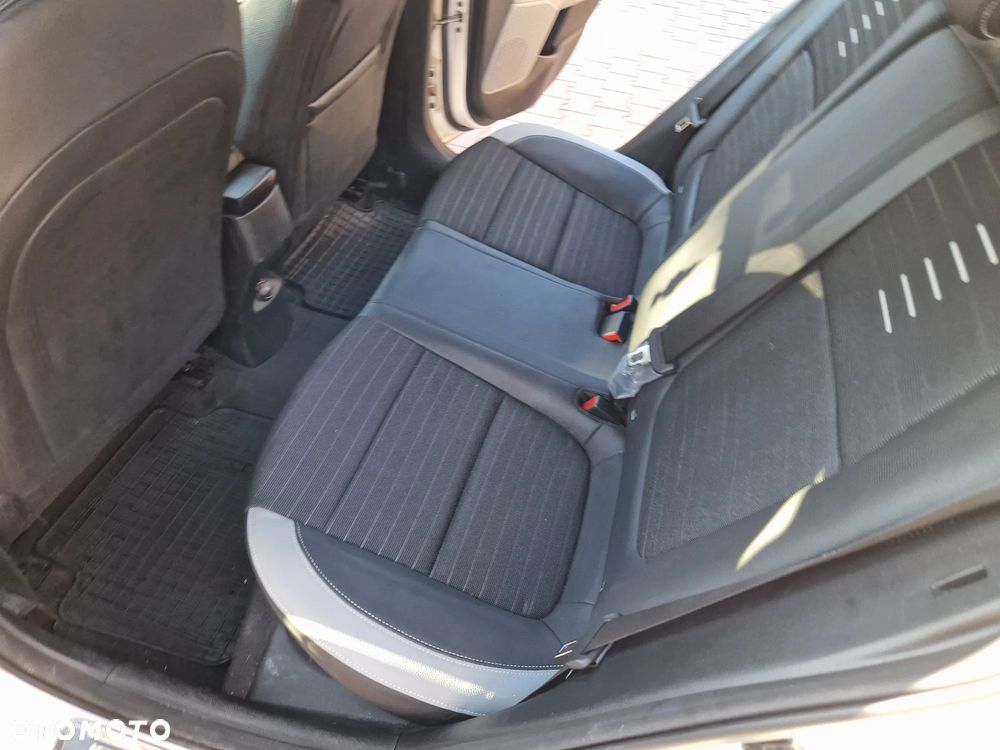 Kia Stonic 1.4 L - 14