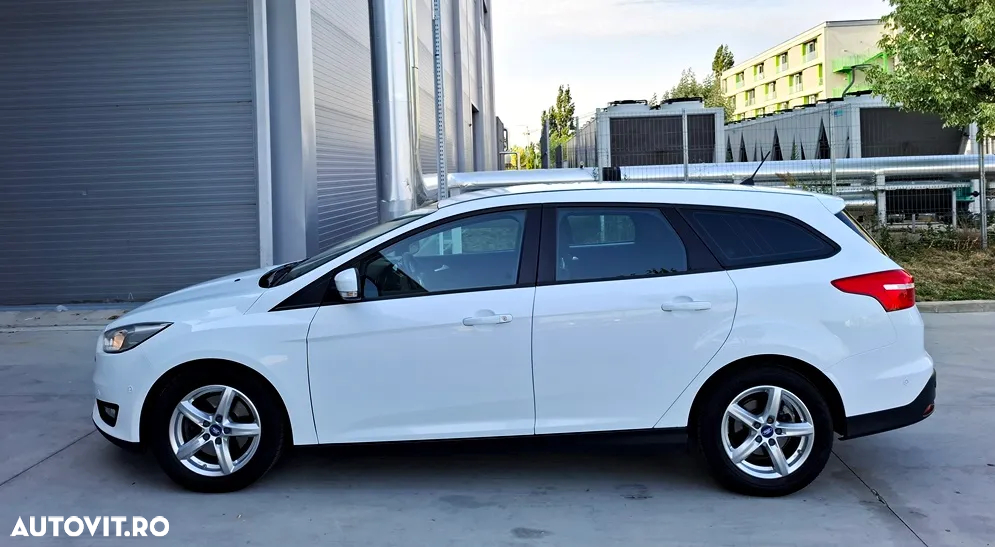 Ford Focus 2.0 TDCI Powershift Titanium - 18