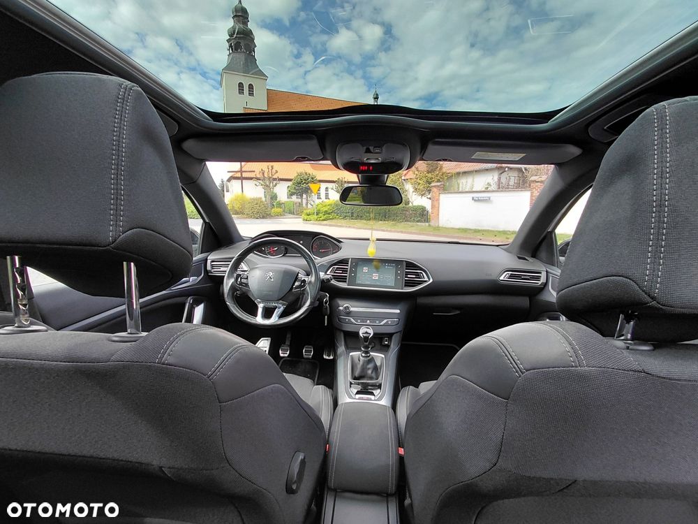 Peugeot 308 - 8