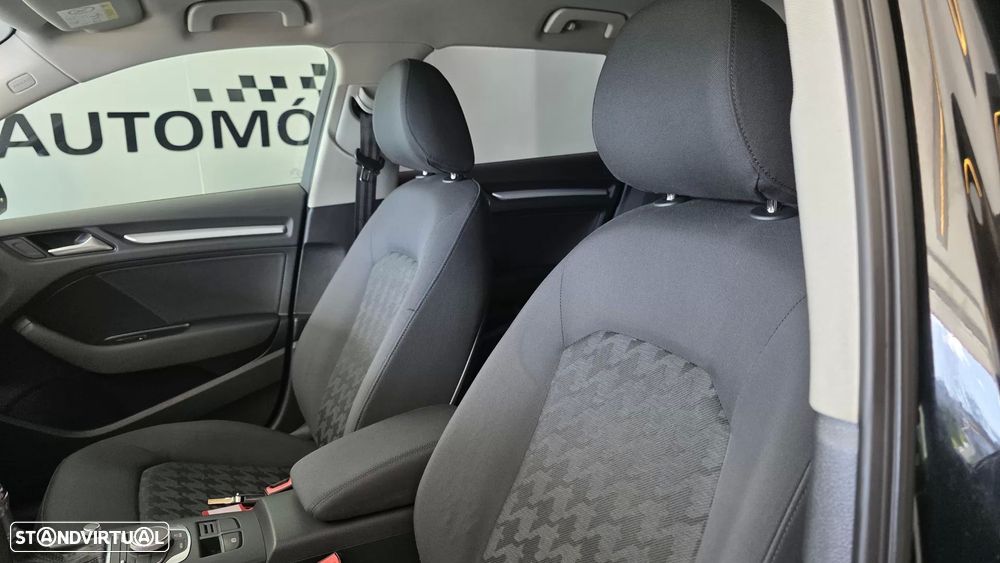 Audi A3 Sportback 1.6 TDI Advance S tronic - 36