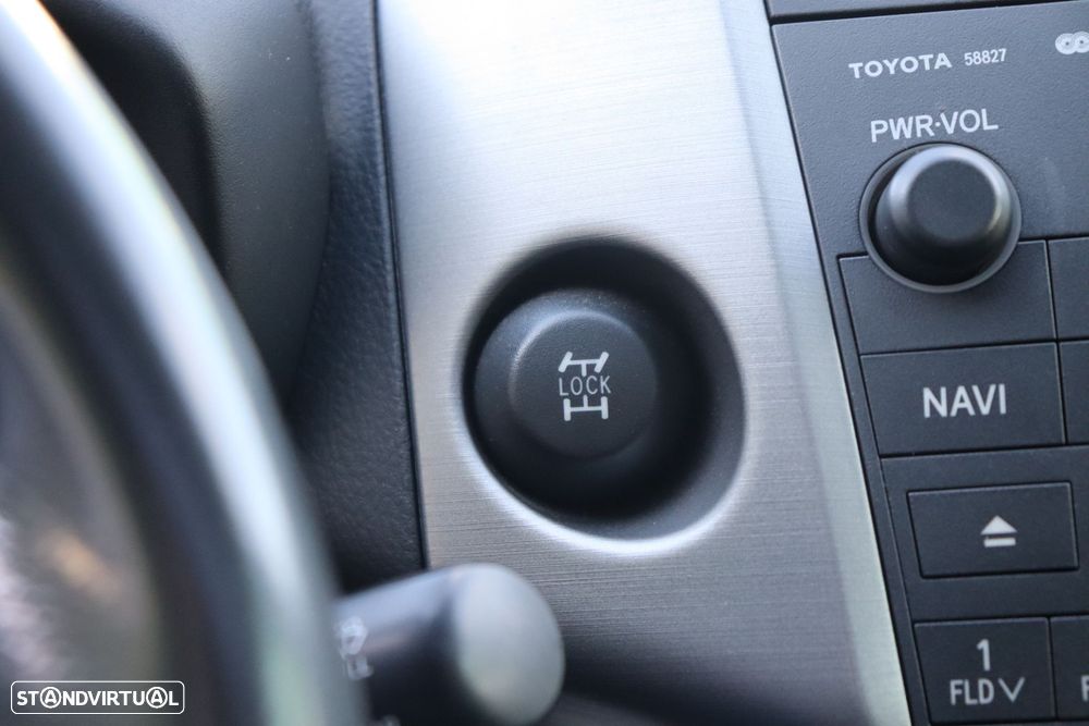 Toyota RAV4 2.2 D-4D X - 16