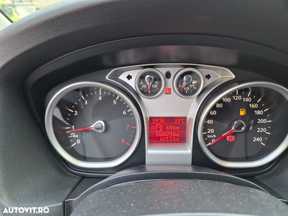 Ford Focus 1.6 Trend - 9
