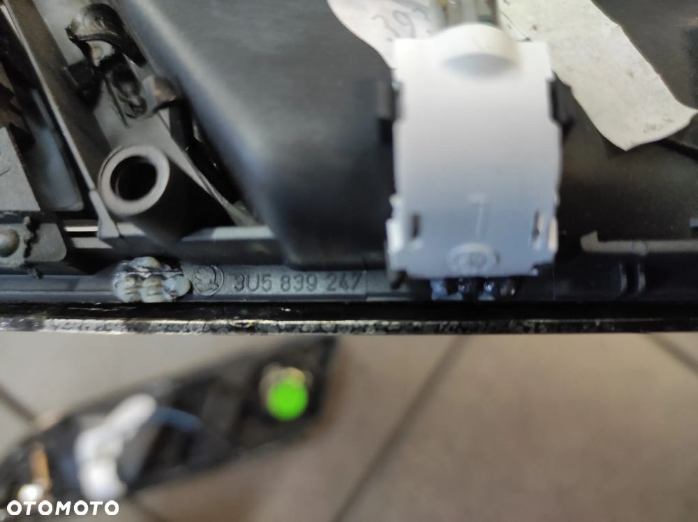 KLAMKA TYLNA PRAWA LEWA SKODA SUPERB 1 3U5839248 3U5839247 WYSYŁKA !!!!! - 6