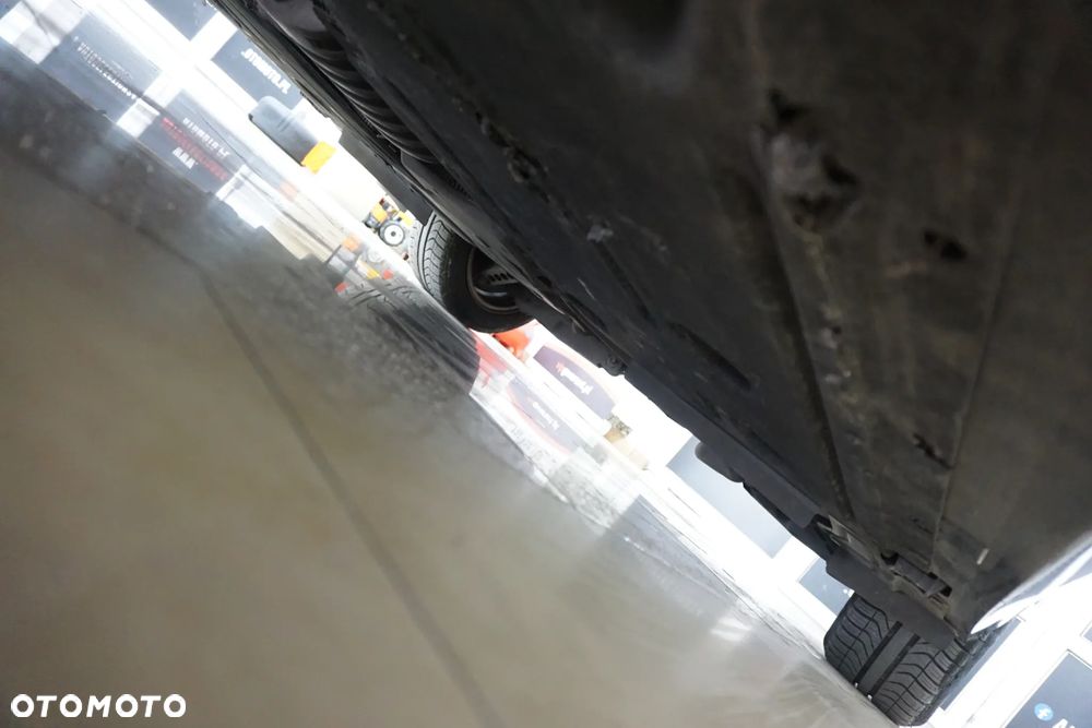 BMW Seria 3 320d DPF - 13