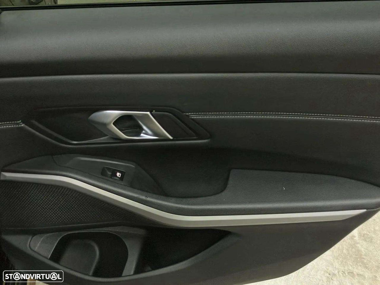 BMW 320 e Touring Corporate Edition Auto - 24