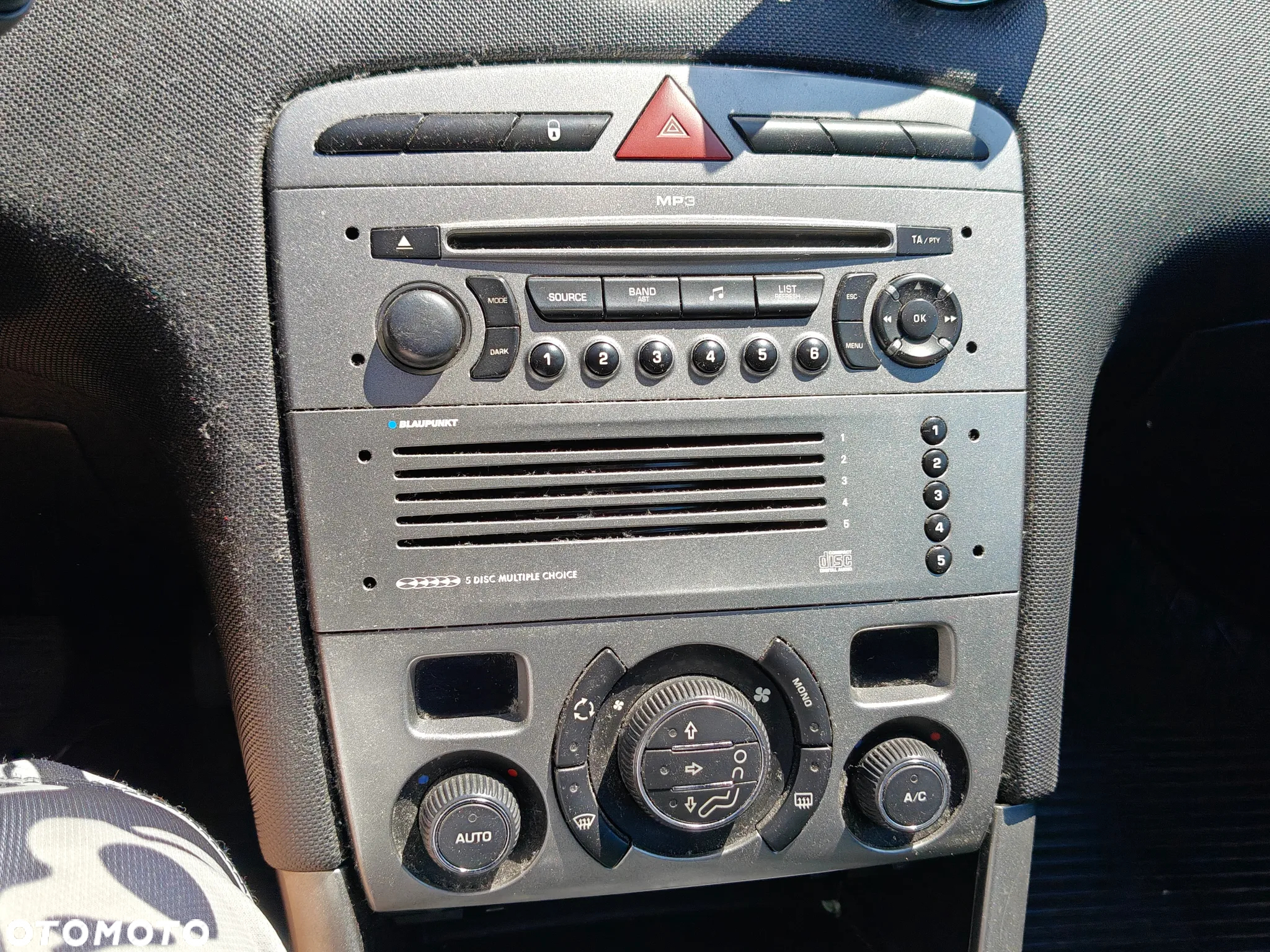 Peugeot 308 1.6 HDi Premium - 18