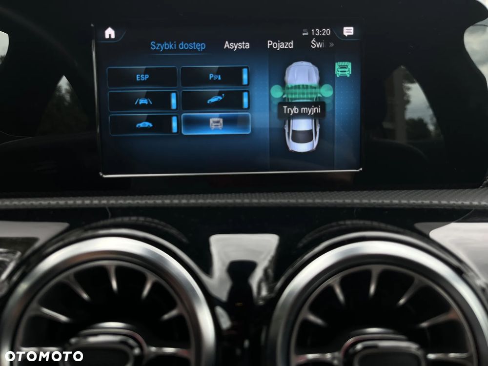 Mercedes-Benz CLA 180 Progressive 7G-DCT - 22