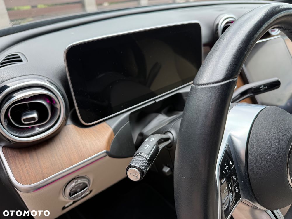 Mercedes-Benz Klasa C 300 mHEV 4-Matic Avantgarde - 12