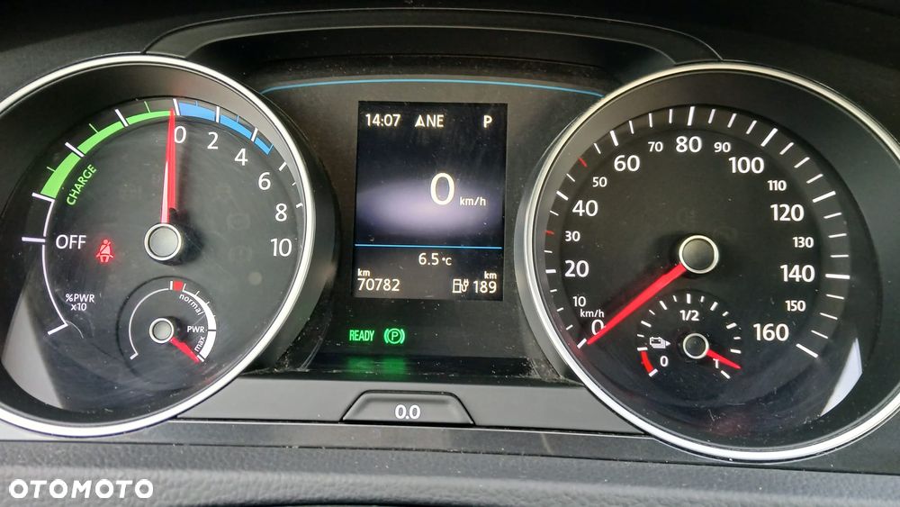 Volkswagen Golf e-Golf - 12